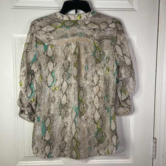 Covington essentials animal print‎ button down blouse. - Picture 4 of 6